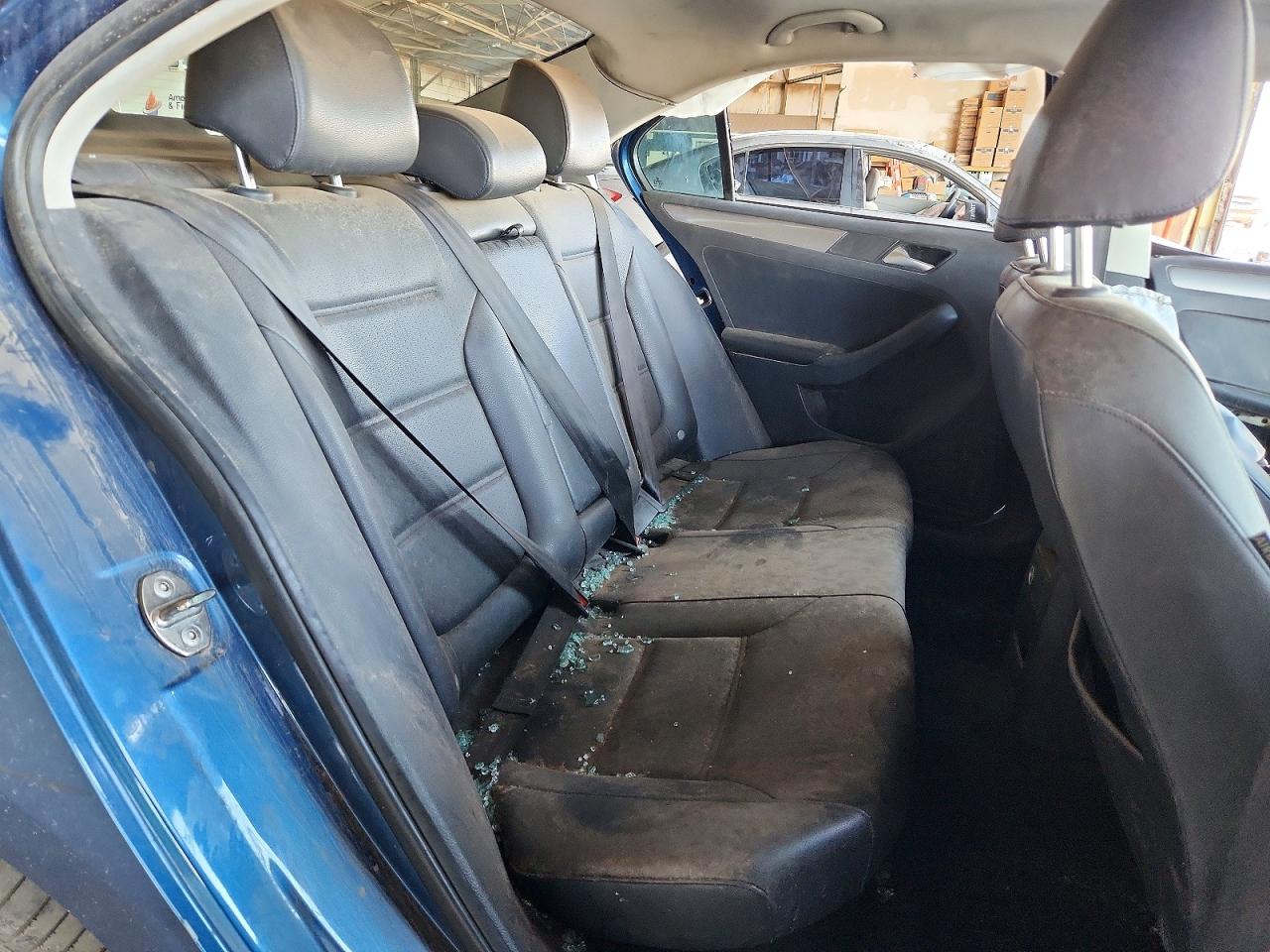 3VWDB7AJ0HM225309 · 2017 VOLKSWAGEN JETTA · 10/12