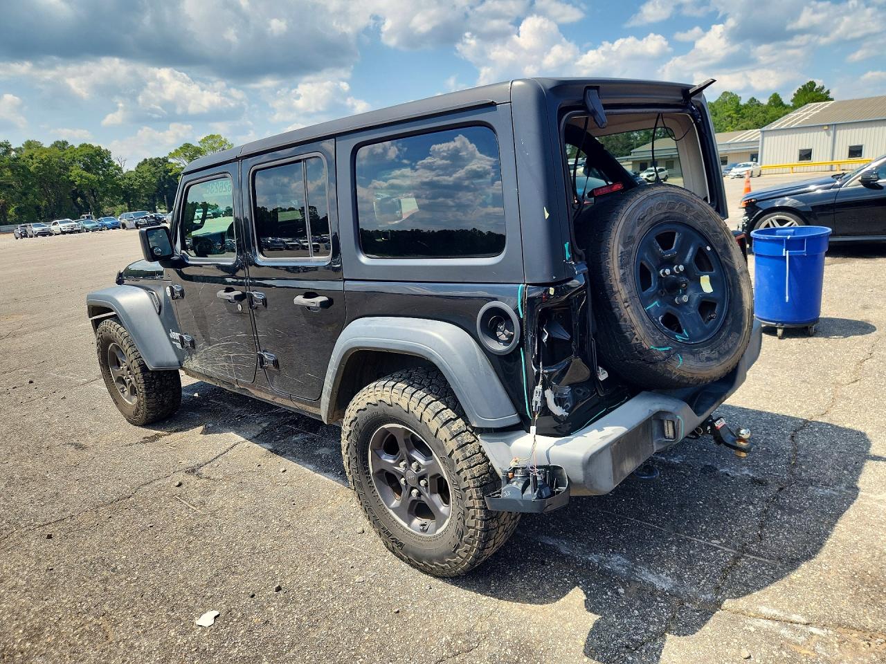 1C4HJXDG4JW187239 · 2018 JEEP WRANGLER UNLIMITED · 2/13