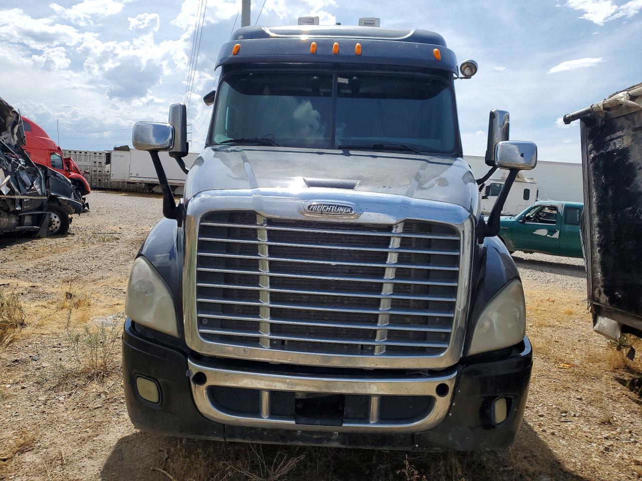 3AKJGLD66ESFP4558 · 2014 FREIGHTLINER CASCADIA 125 · 5/13