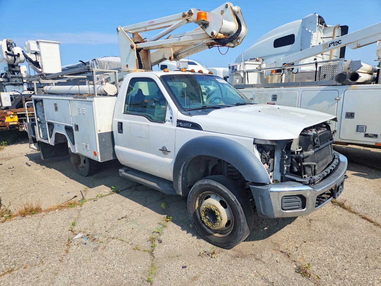 1FDUF4GT6GED32704 · 2016 FORD F450 · 4/12