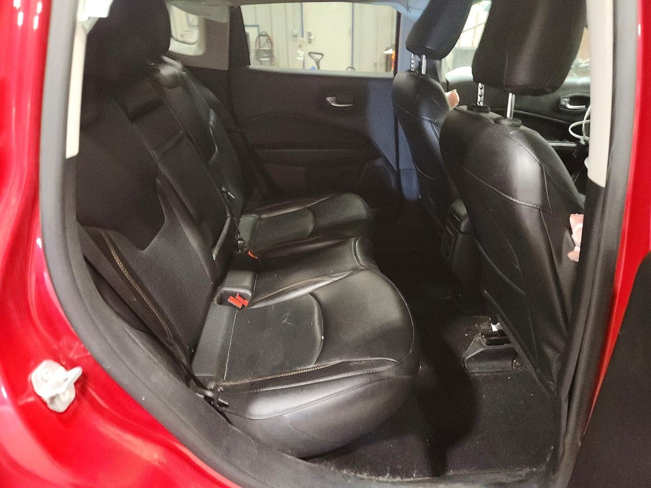 3C4NJDCB2KT854582 · 2019 JEEP COMPASS · 10/12
