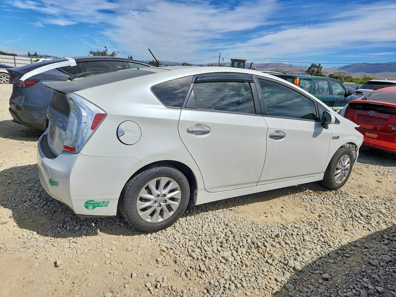 JTDKN3DP4F3074080 · 2015 TOYOTA PRIUS PLUG-IN HYBRID · 3/13