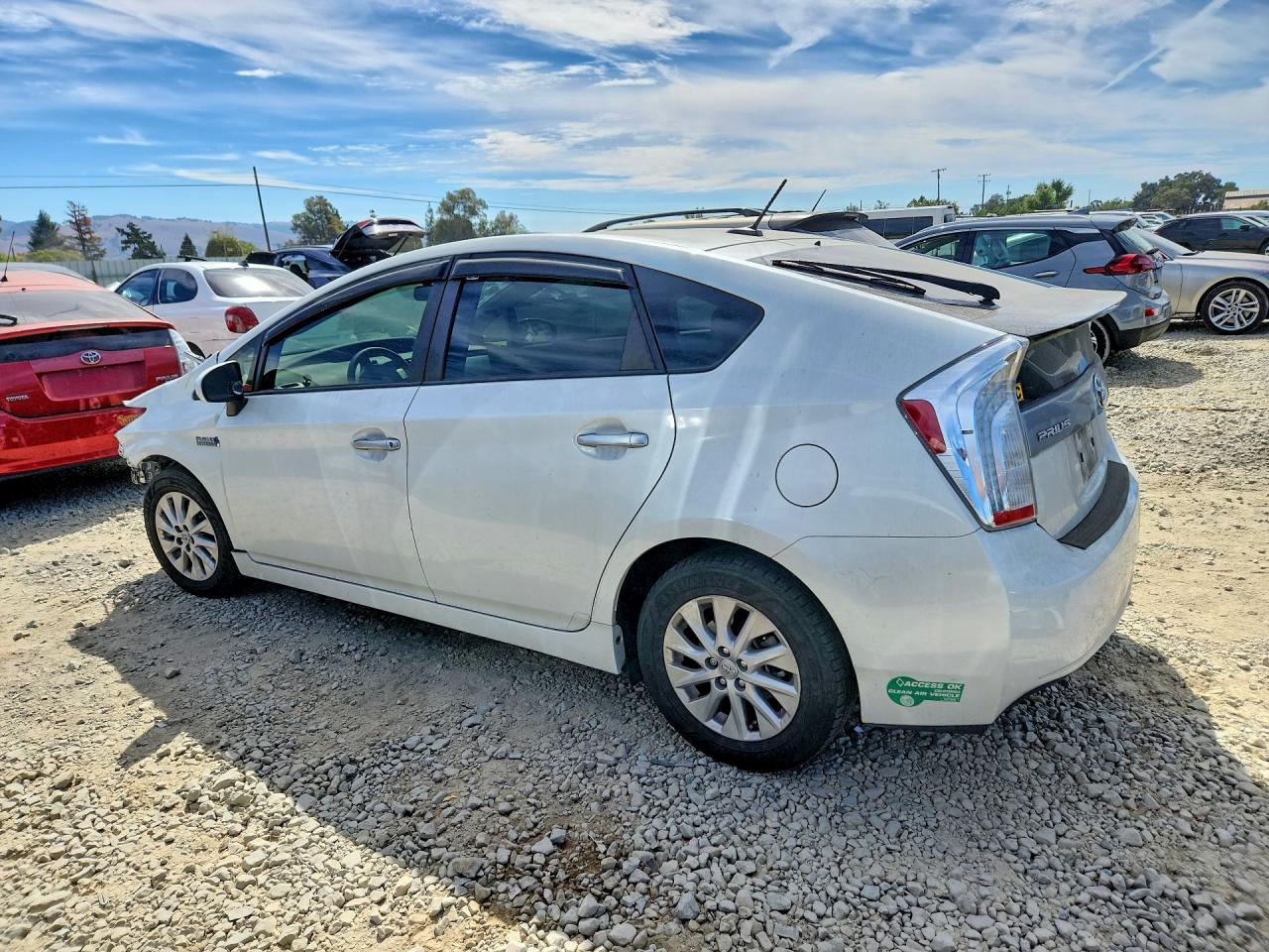 JTDKN3DP4F3074080 · 2015 TOYOTA PRIUS PLUG-IN HYBRID · 2/13