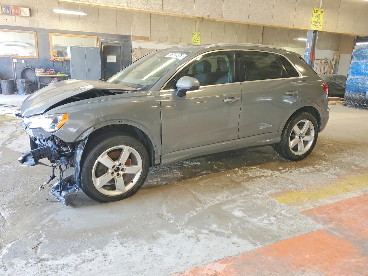 WA1AECF30K1076463 · 2019 AUDI Q3