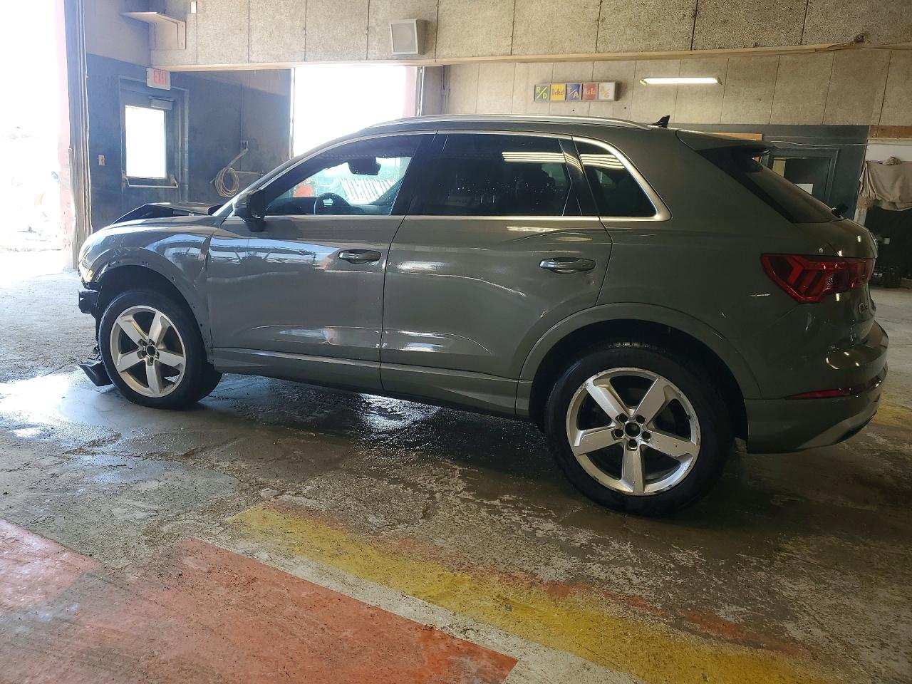 WA1AECF30K1076463 · 2019 AUDI Q3 · 2/13