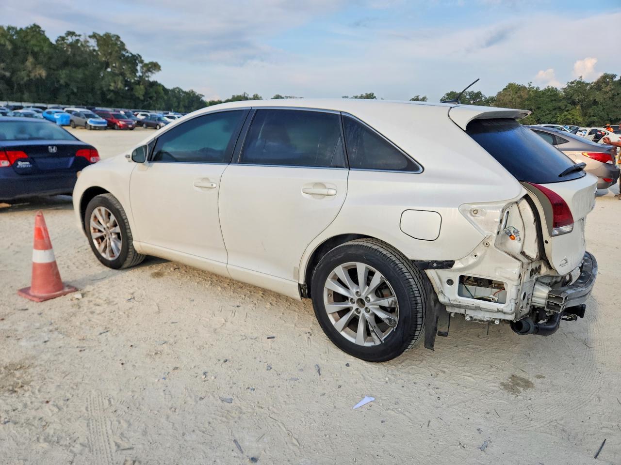4T3ZA3BB2FU092382 · 2015 TOYOTA VENZA · 2/14