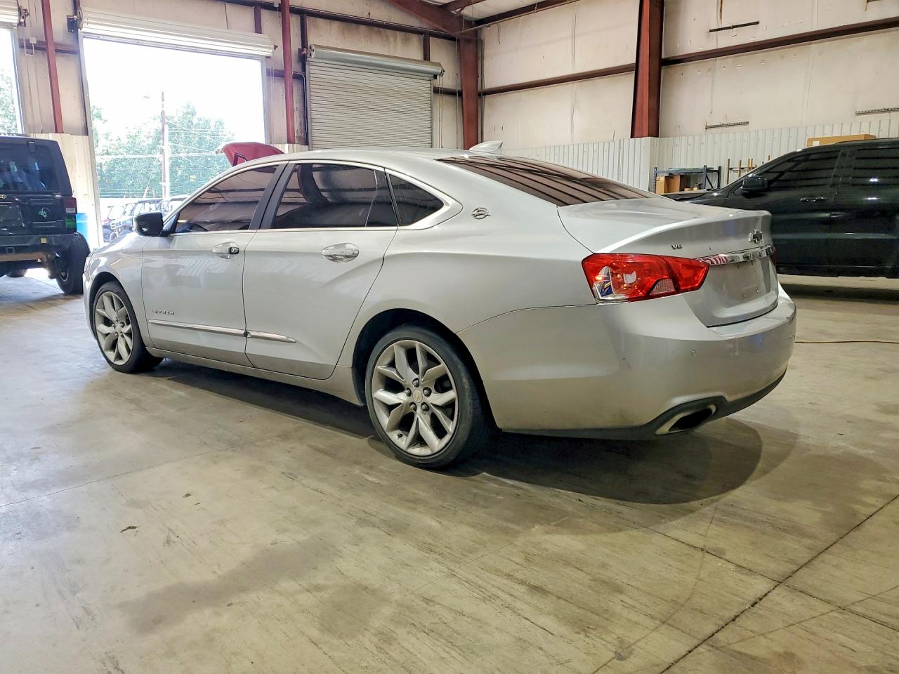2G1125S37J9173419 · 2018 CHEVROLET IMPALA · 2/12
