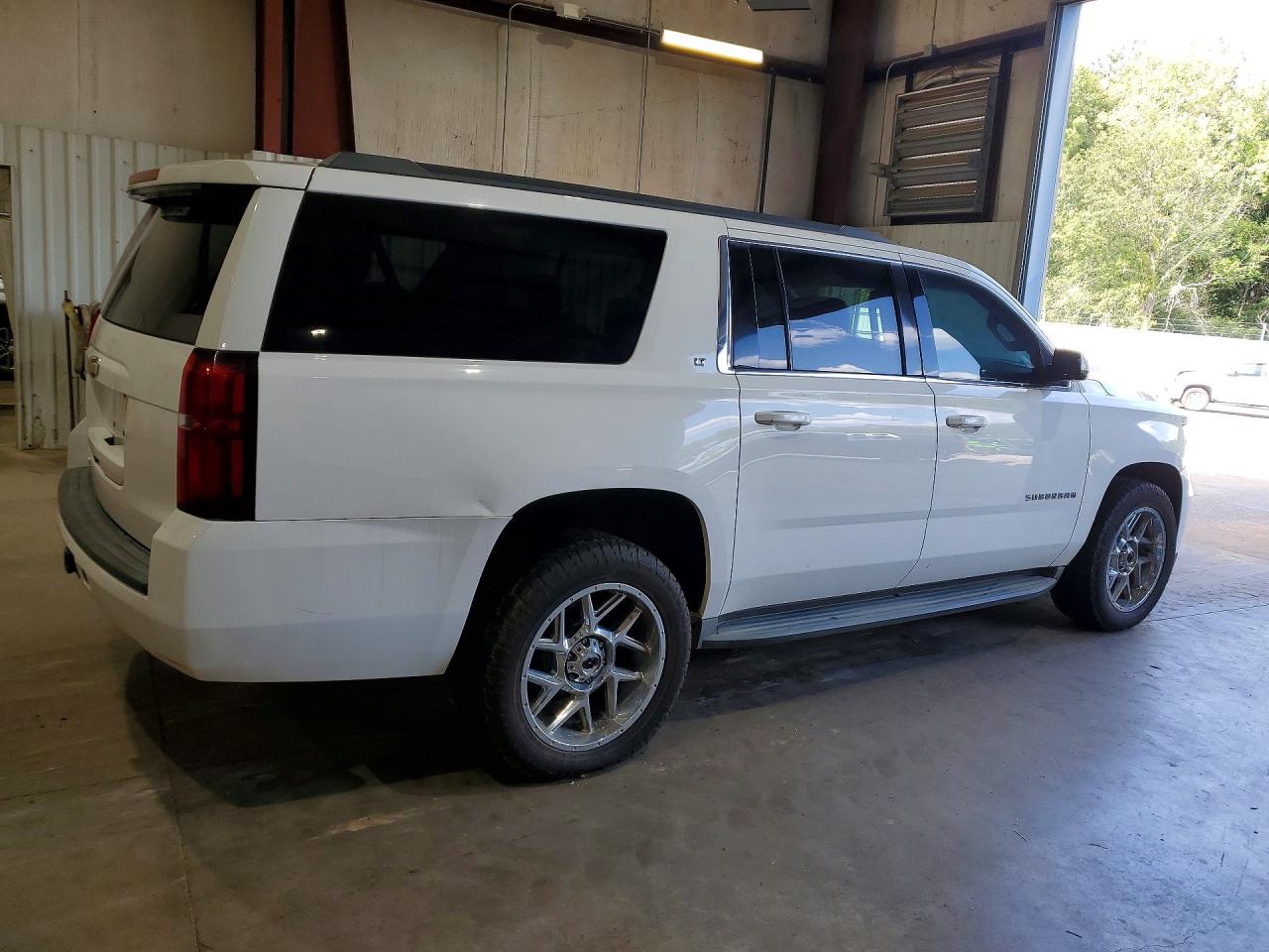 1GNSCJKC6FR275414 · 2015 CHEVROLET SUBURBAN · 3/13