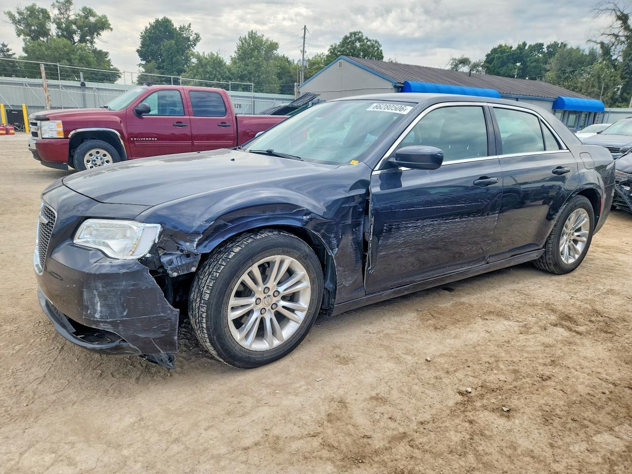 2C3CCAAG2HH608300 · 2017 CHRYSLER 300