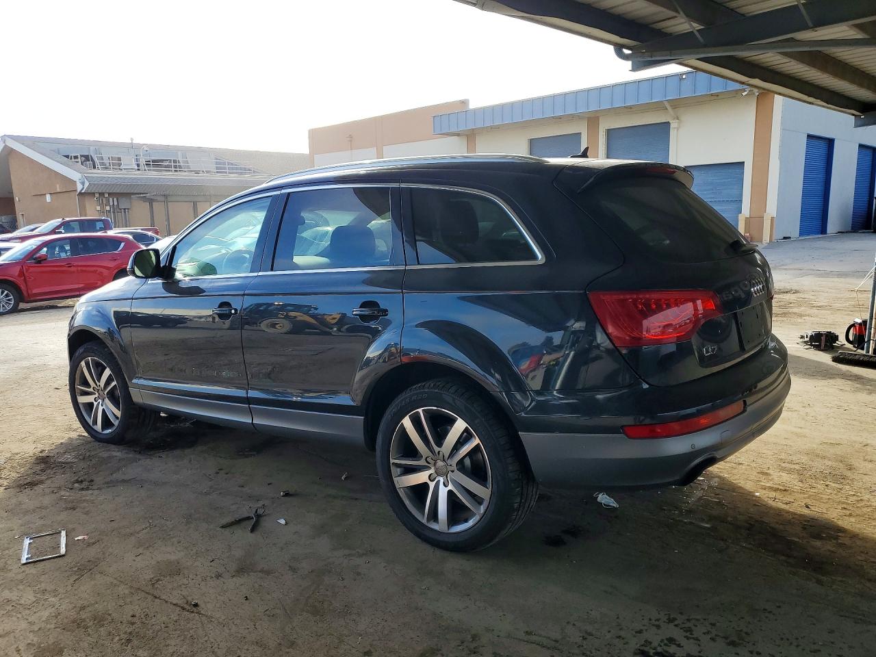 WA1LGAFE9CD006310 · 2011 AUDI Q7 · 2/13