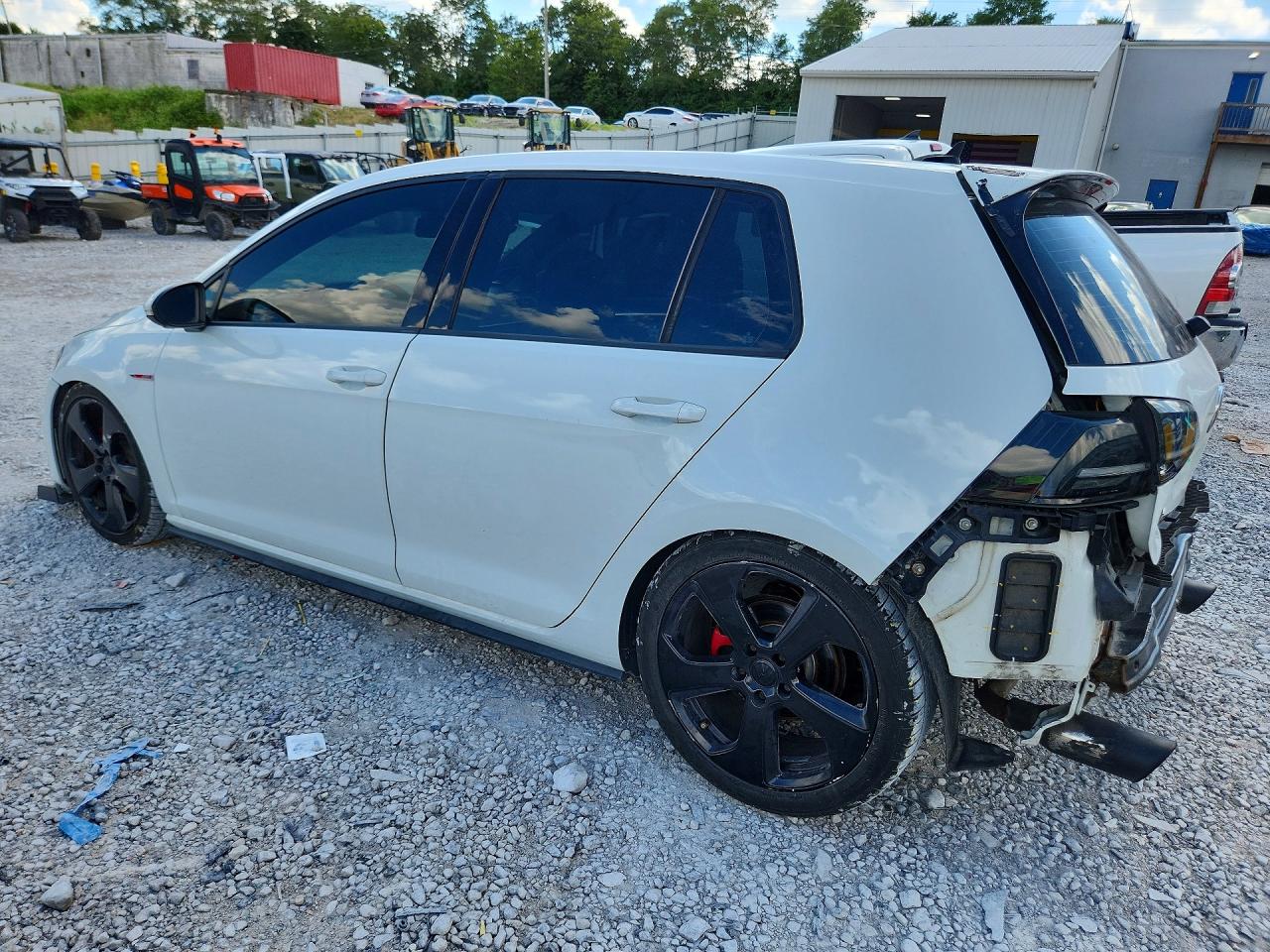 3VW4T7AU1FM003611 · 2015 VOLKSWAGEN GTI · 2/13