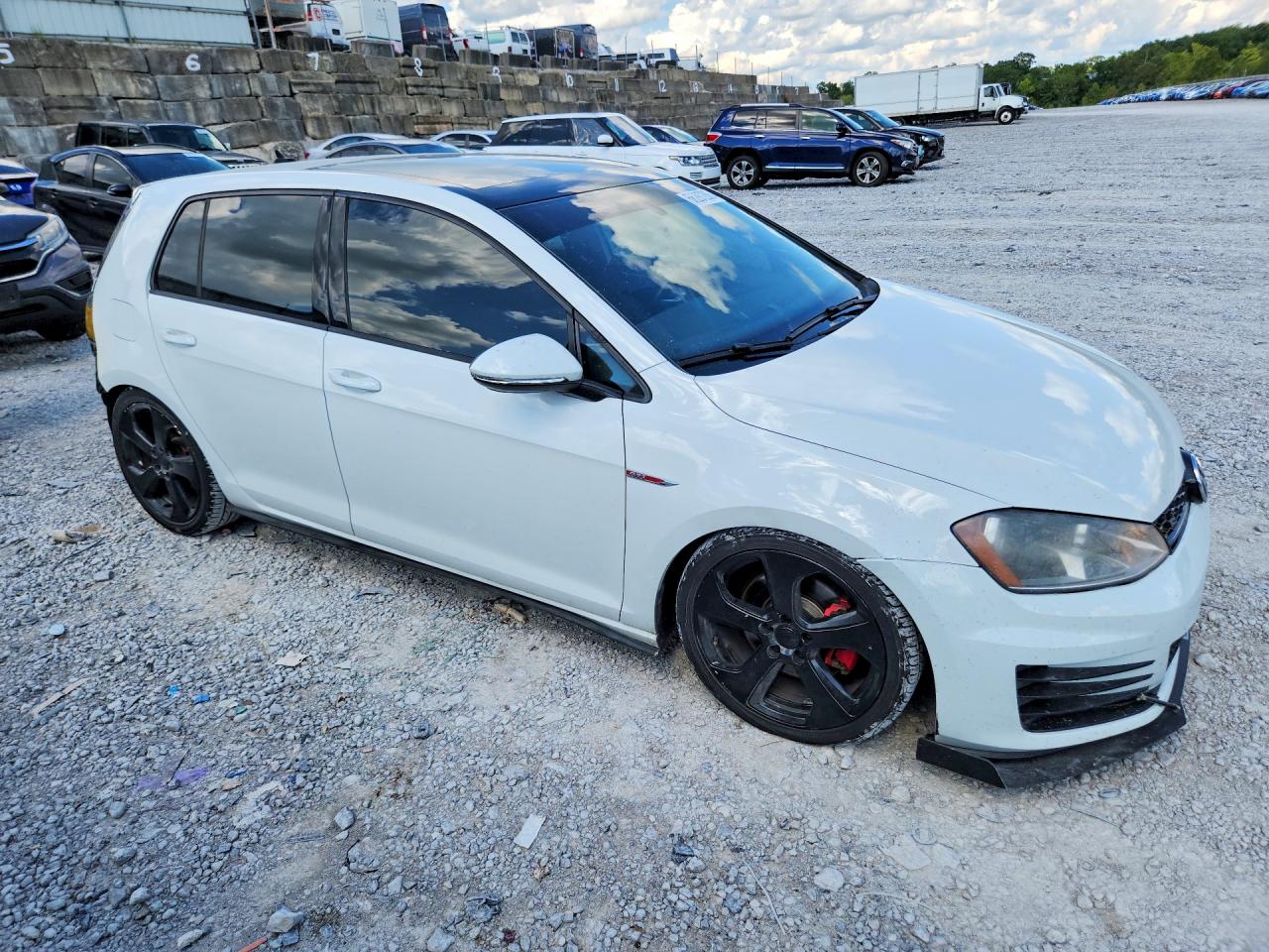 3VW4T7AU1FM003611 · 2015 VOLKSWAGEN GTI · 4/13