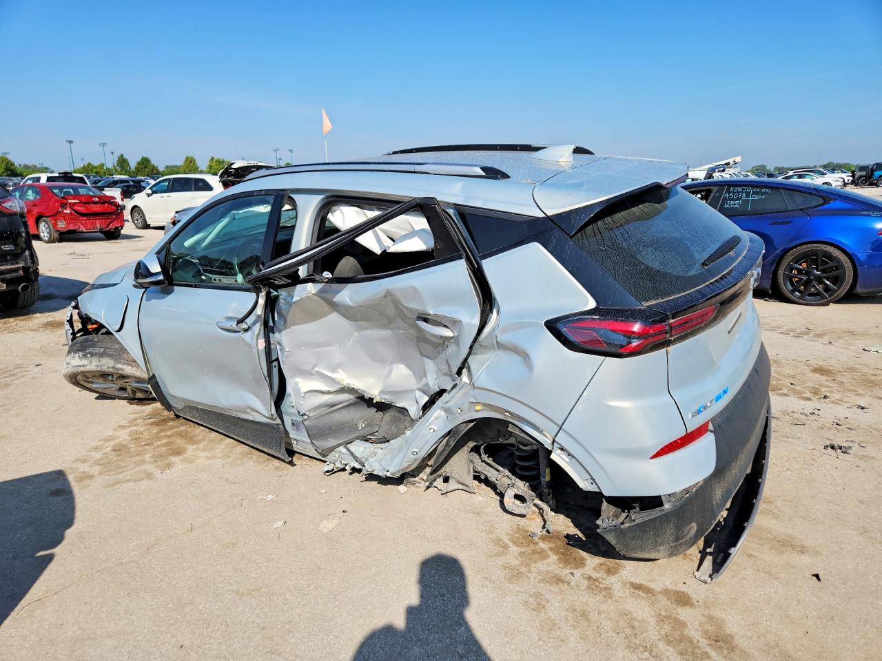 1G1FY6S06P4153562 · 2023 CHEVROLET BOLT EUV · 2/13