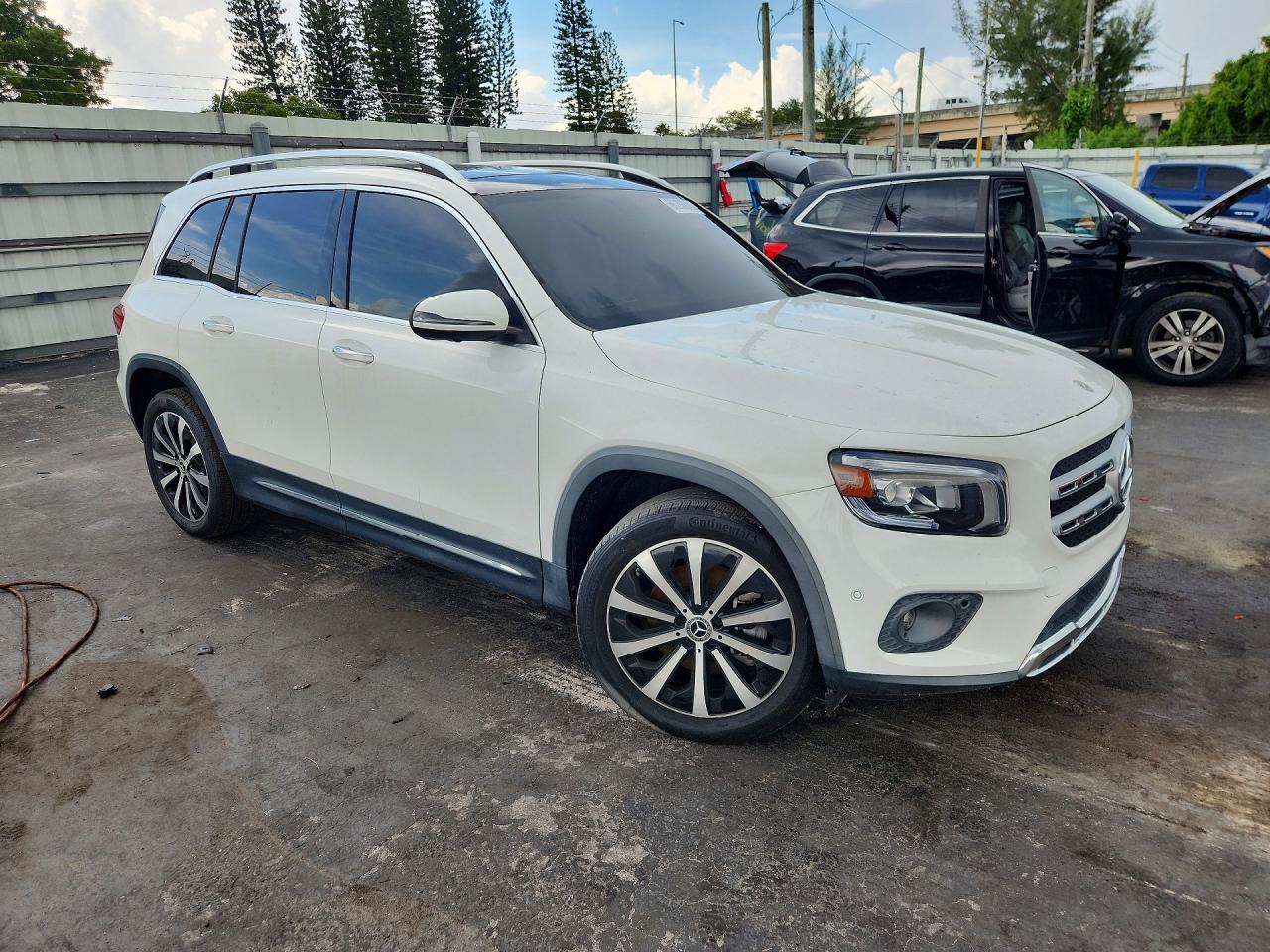 W1N4M4GB8MW104865 · 2021 MERCEDES-BENZ GLB · 4/13