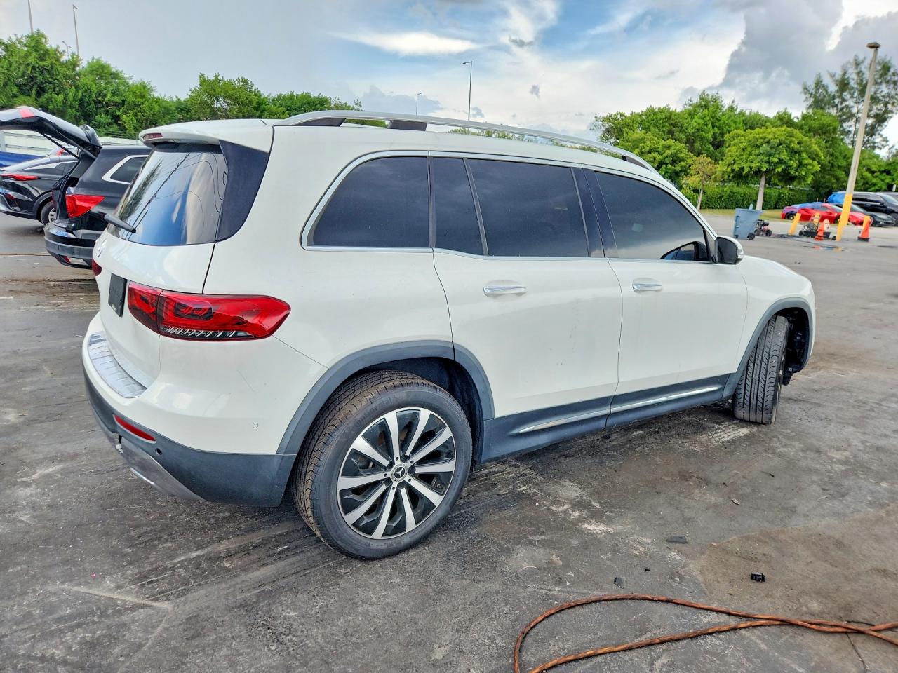 W1N4M4GB8MW104865 · 2021 MERCEDES-BENZ GLB · 3/13