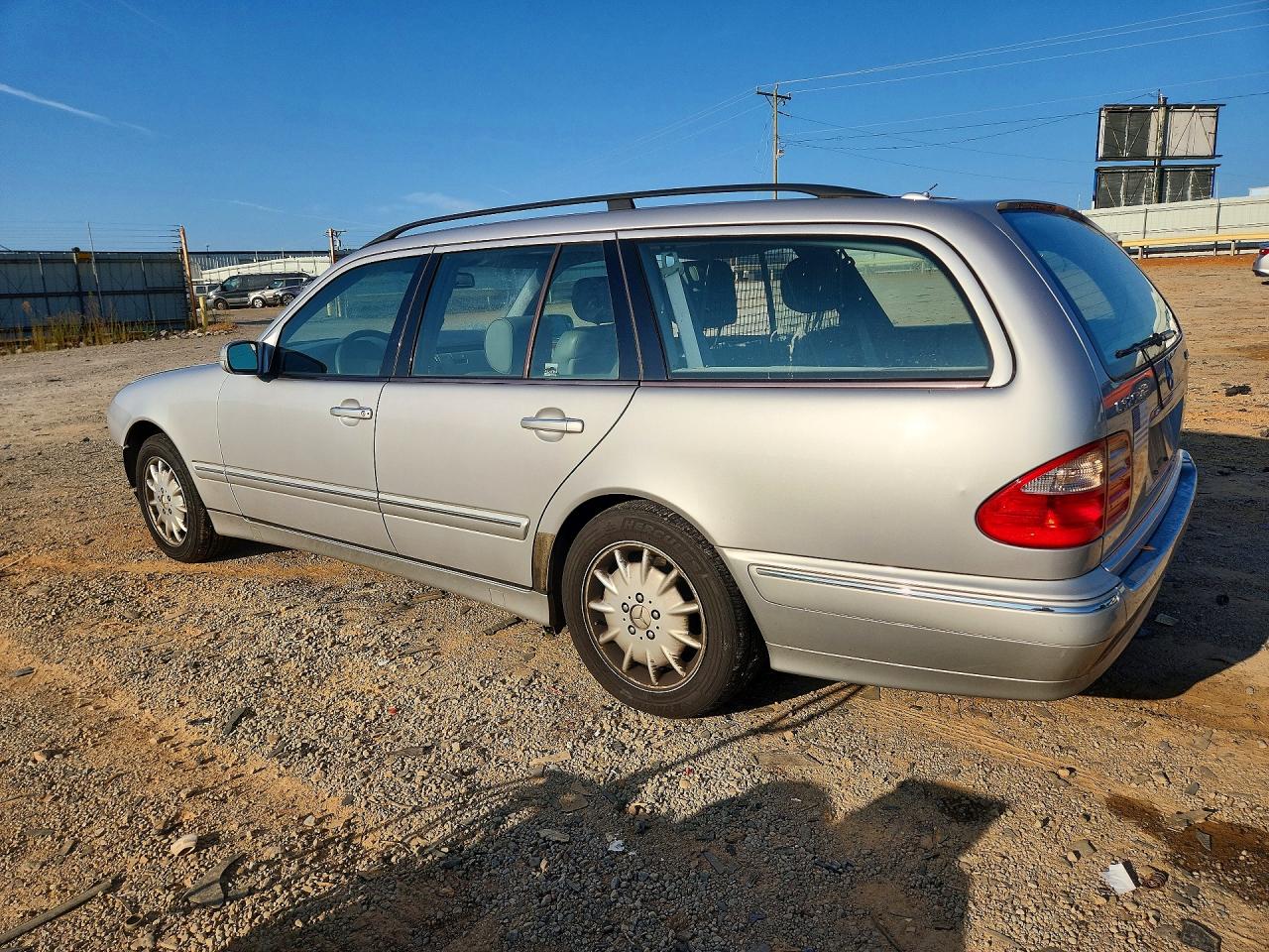WDBJH82J21X045997 · 2001 MERCEDES-BENZ E · 2/14