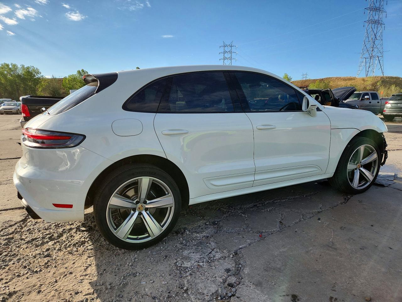 WP1AA2A56RLB06941 · 2024 PORSCHE MACAN · 3/14