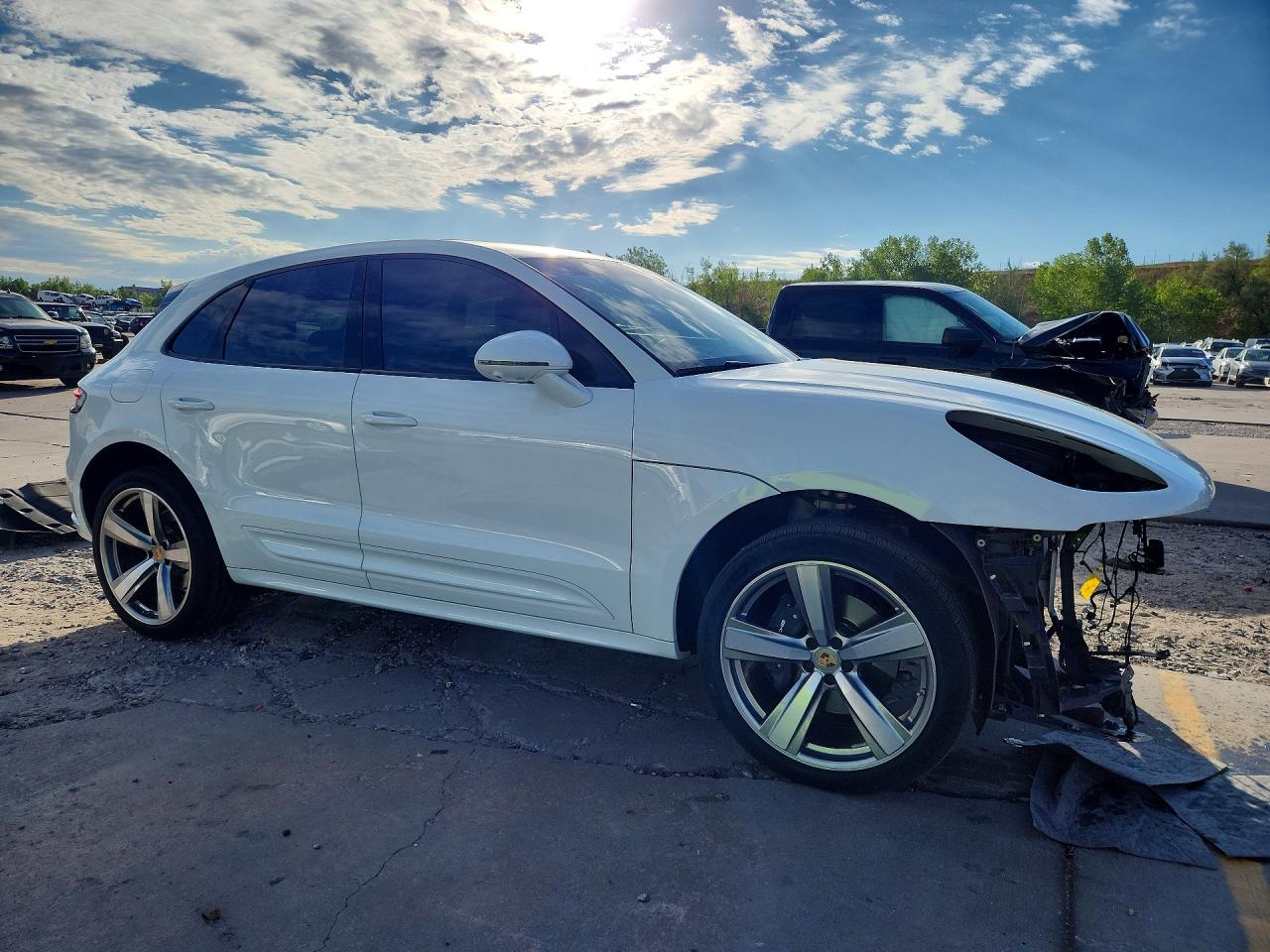 WP1AA2A56RLB06941 · 2024 PORSCHE MACAN · 4/14