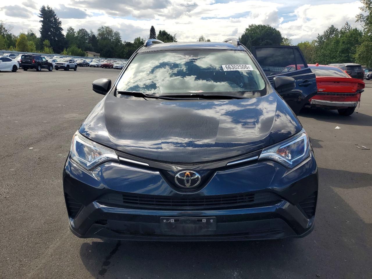 JTMBFREV2JD251340 · 2018 TOYOTA RAV4 · 5/12