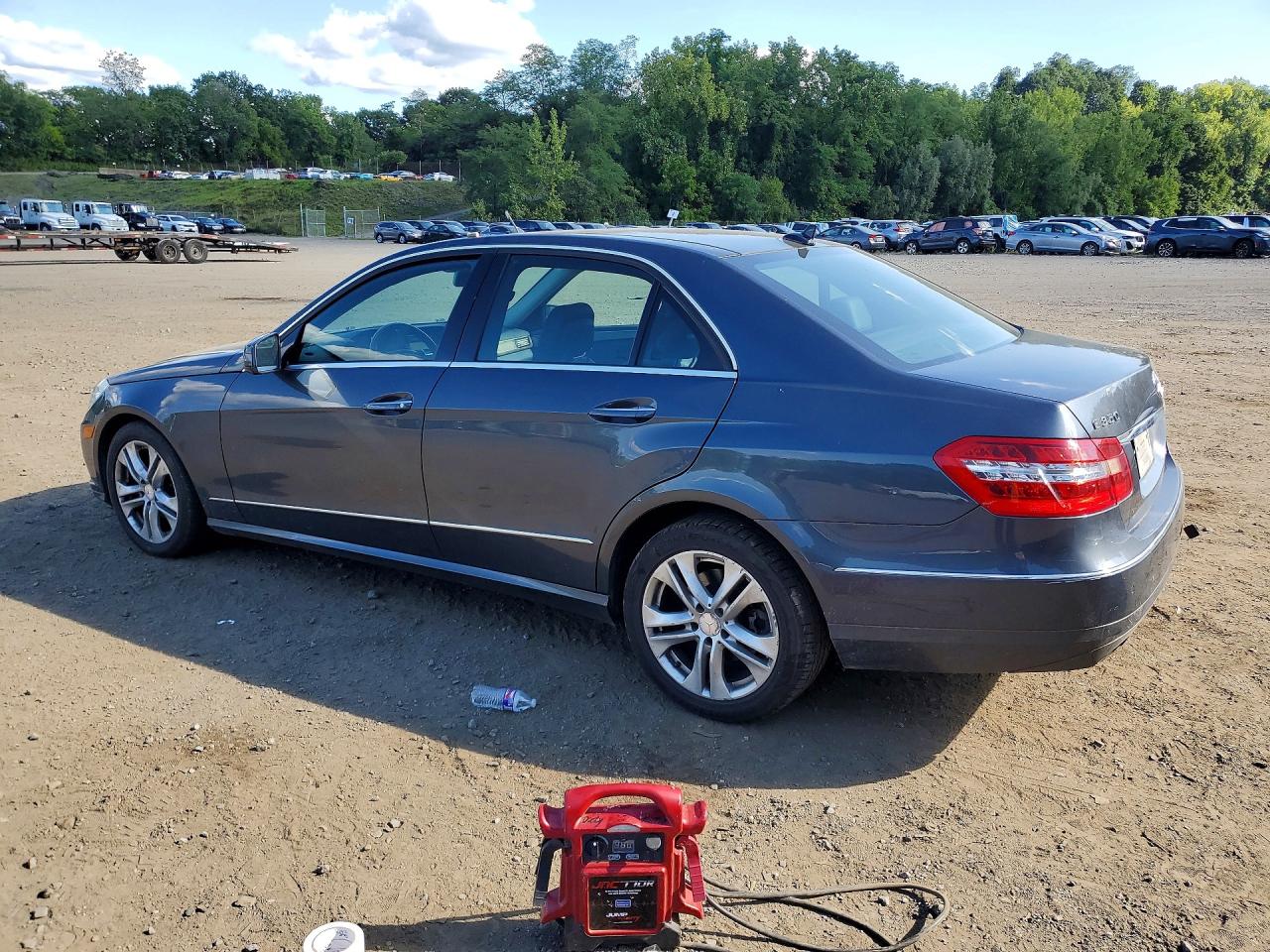 WDDHF8HB2BA265477 · 2011 MERCEDES-BENZ E · 2/12