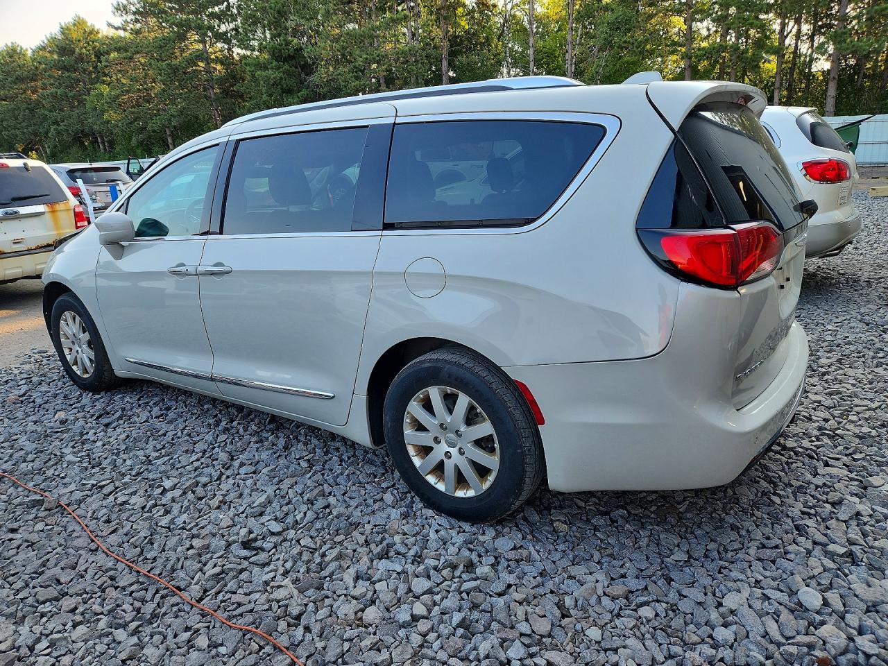 2C4RC1EGXHR622665 · 2017 CHRYSLER PACIFICA · 2/14