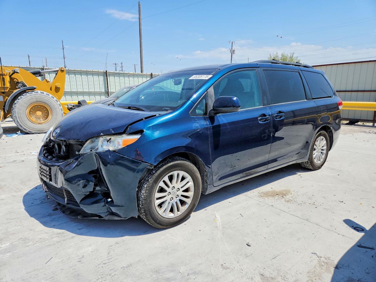2011 TOYOTA SIENNA