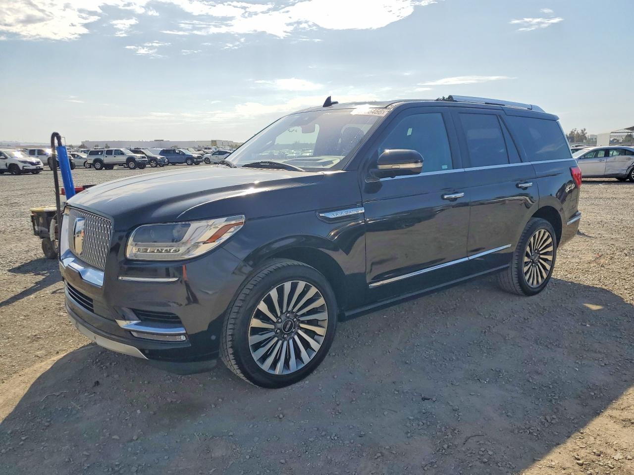 5LMJJ2LT0KEL08545 · 2019 LINCOLN NAVIGATOR