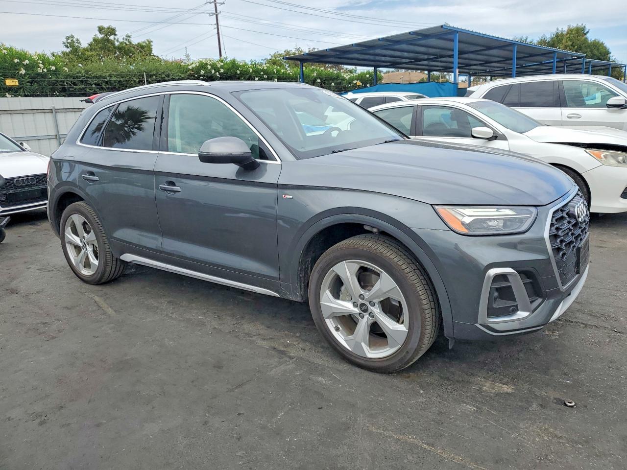 WA1EAAFY9N2005581 · 2022 AUDI Q5 · 4/13