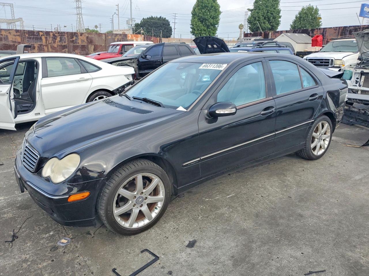 WDBRF40J44A568238 · 2004 MERCEDES-BENZ C