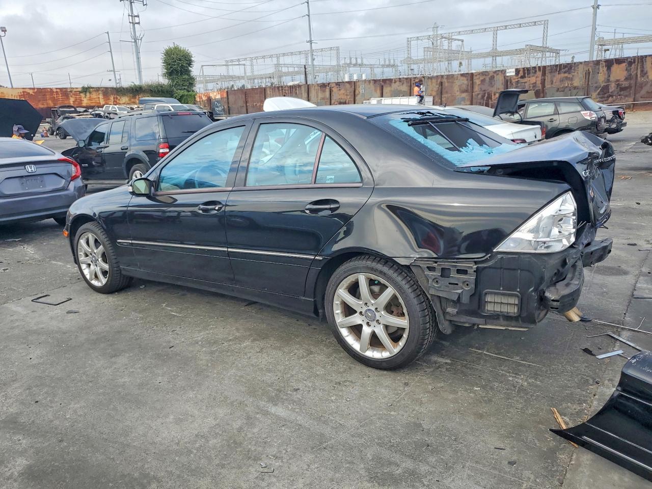 WDBRF40J44A568238 · 2004 MERCEDES-BENZ C · 2/12