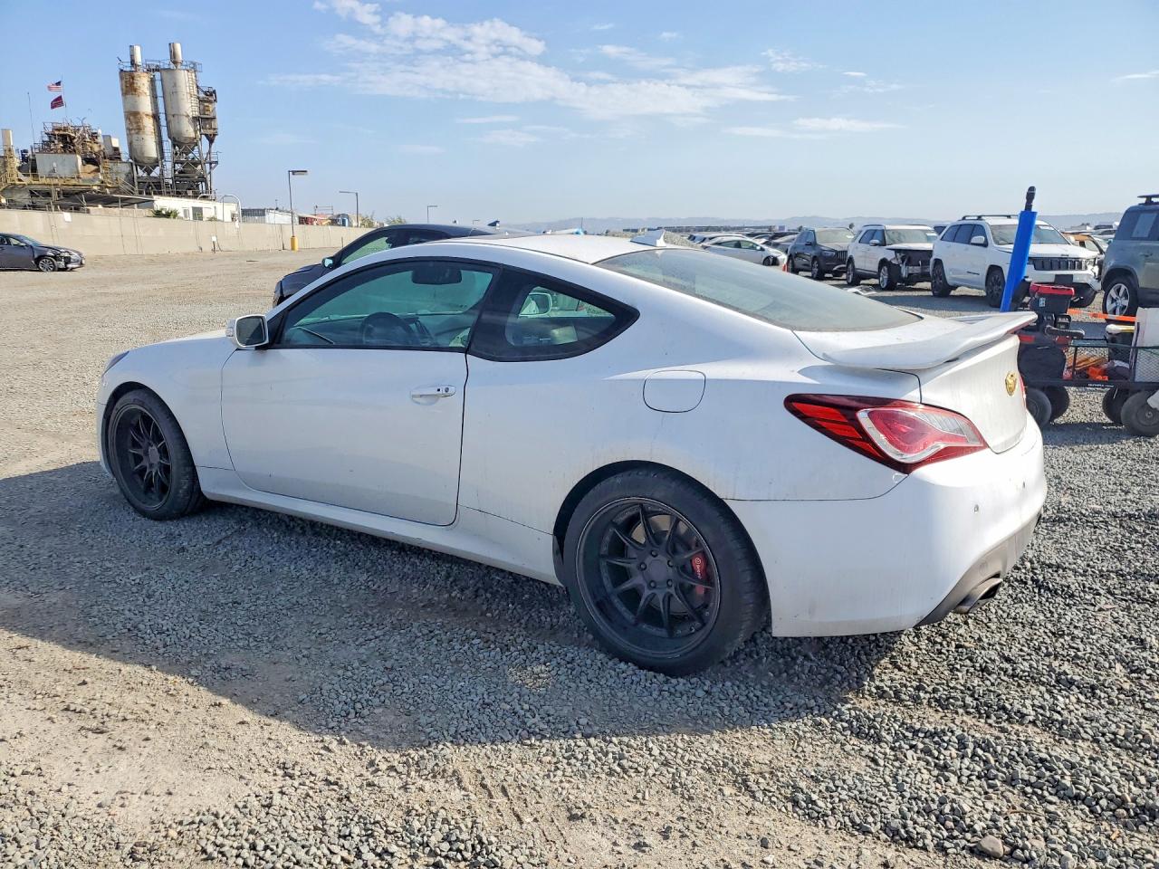 KMHHU6KJXGU136845 · 2016 HYUNDAI GENESIS COUPE · 2/12