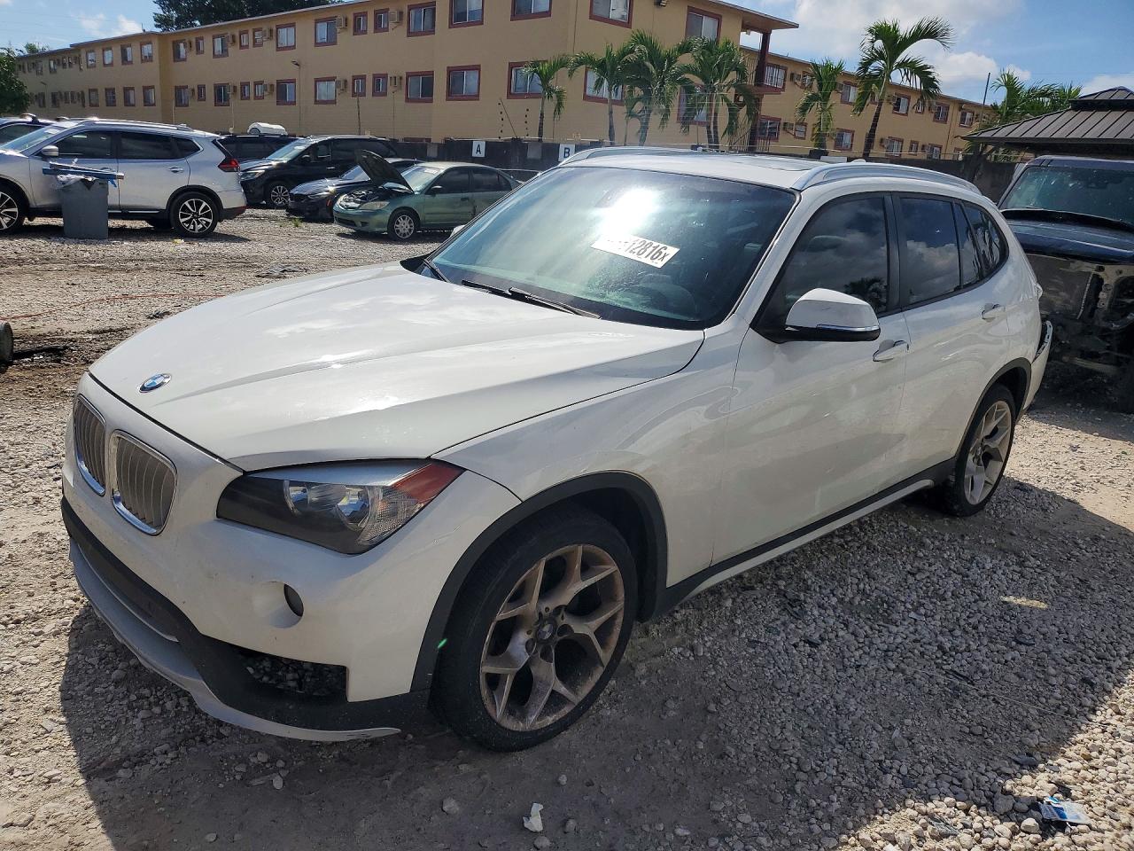 WBAVL1C53FVY24884 · 2015 BMW X1