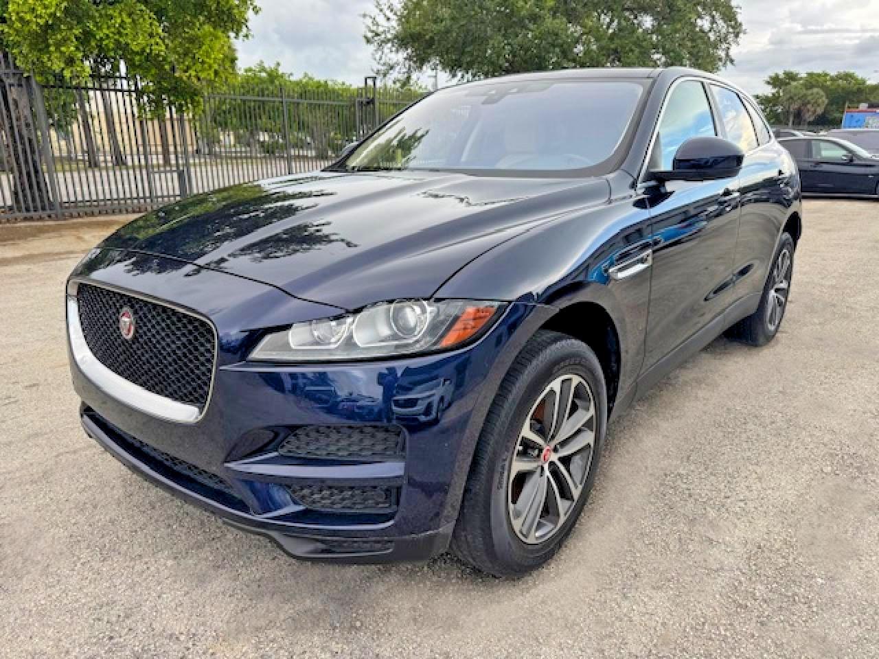 SADCJ2FX8LA619250 · 2020 JAGUAR F-PACE