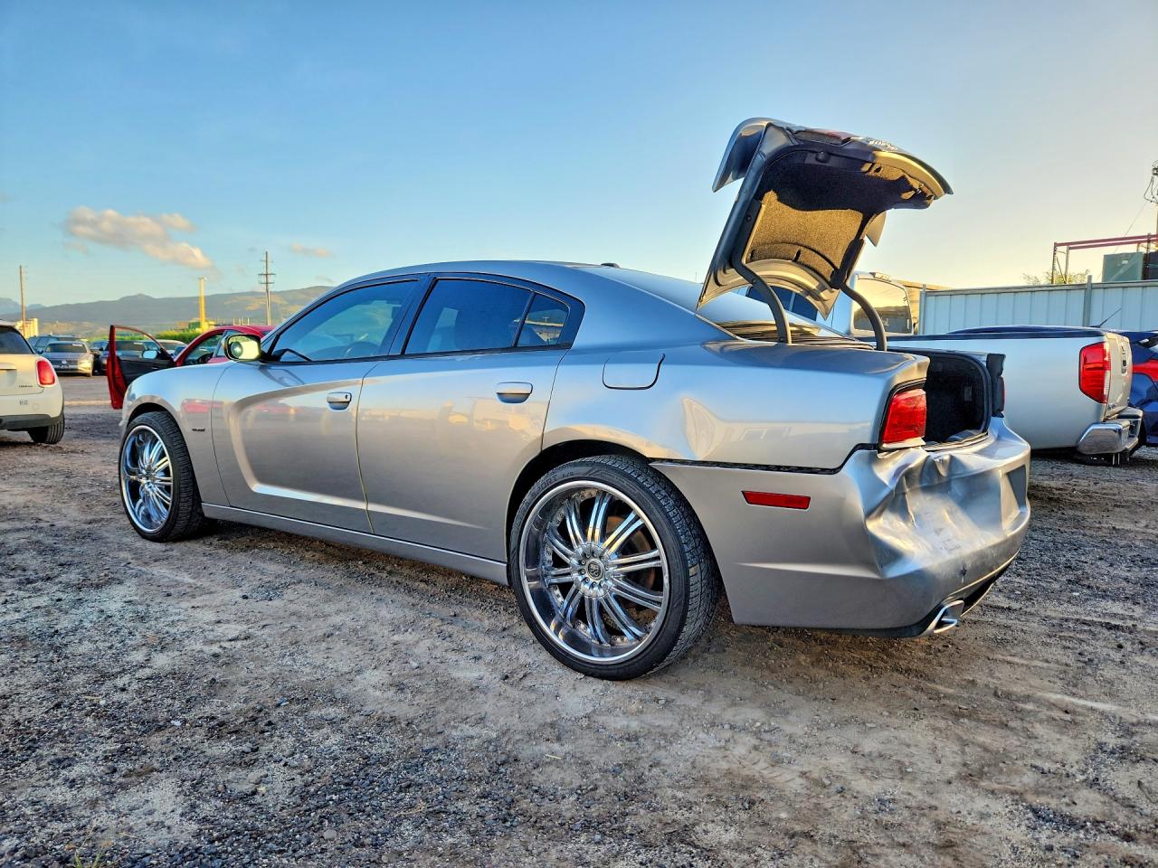 2B3CM5CTXBH555574 · 2011 DODGE CHARGER · 2/13