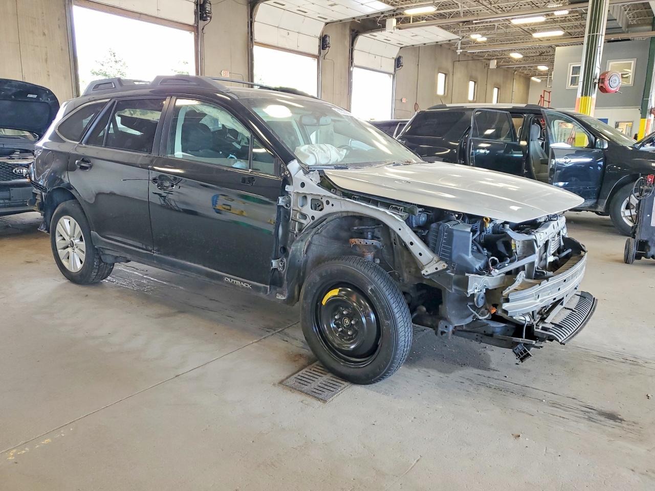 4S4BSADC4H3366921 · 2017 SUBARU OUTBACK · 4/14