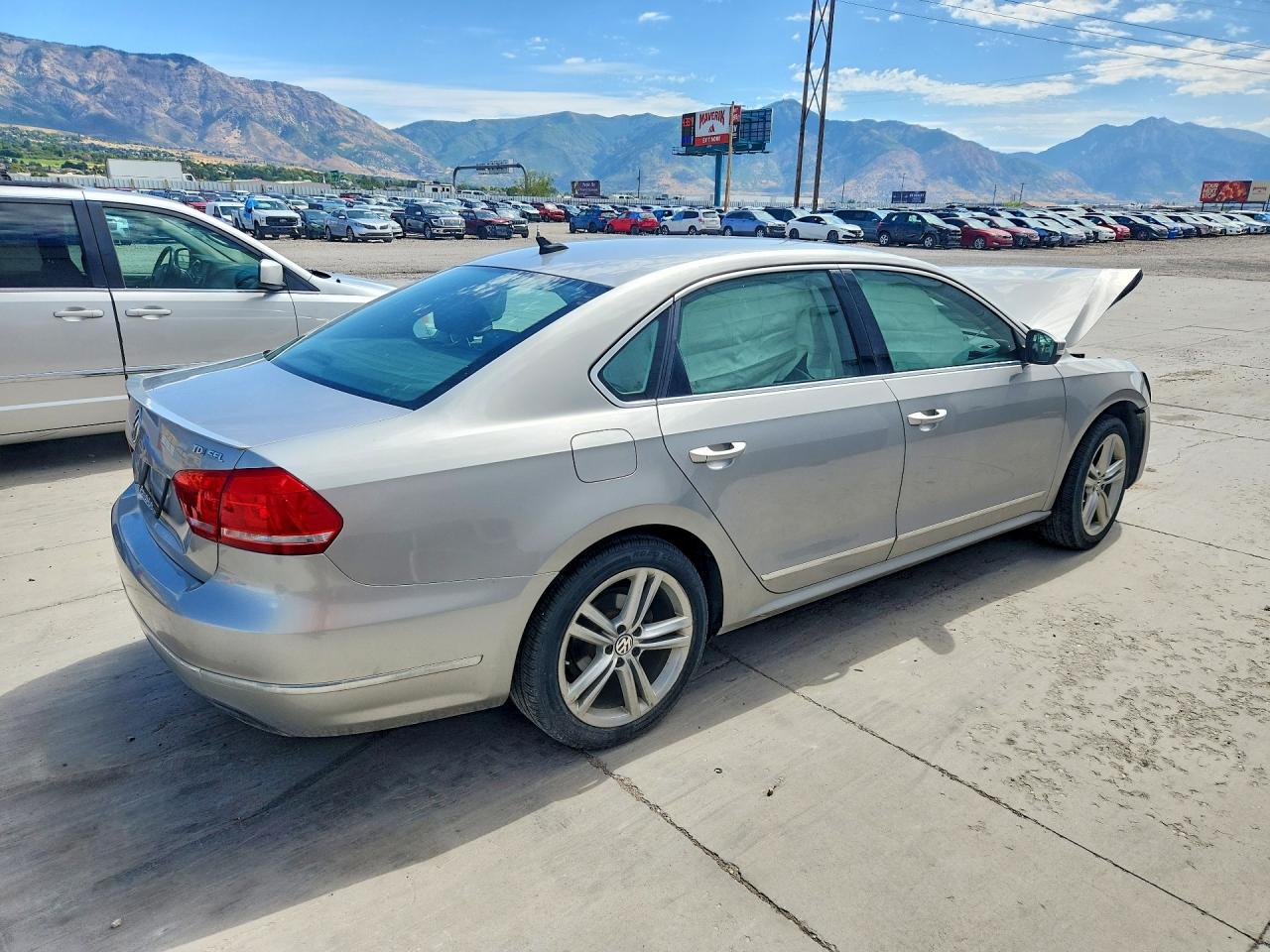 1VWCN7A31EC063773 · 2014 VOLKSWAGEN PASSAT · 3/12