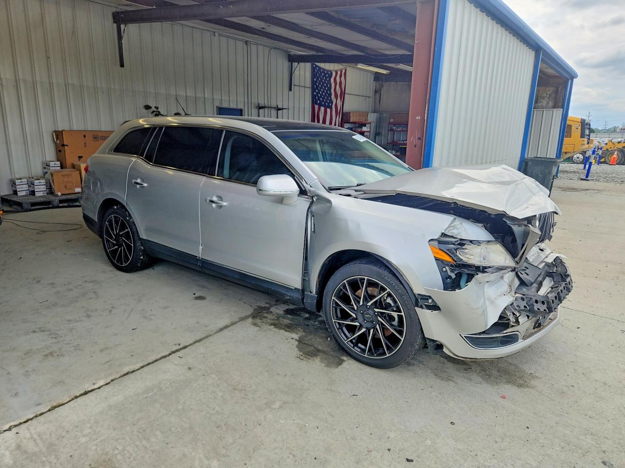 2LMHJ5ATXEBL52708 · 2014 LINCOLN MKT · 4/13