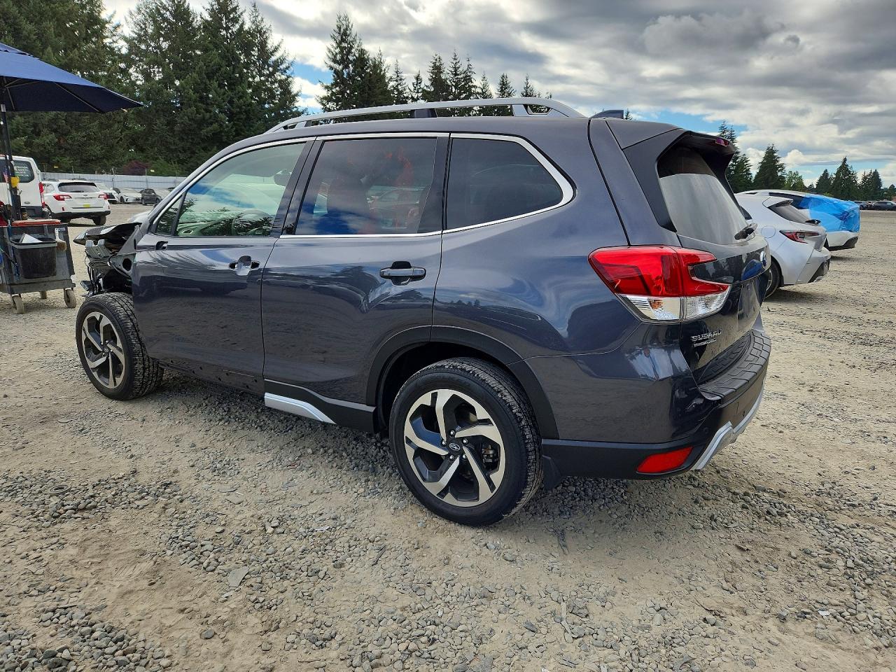 JF2SKARC7NH529817 · 2022 SUBARU FORESTER · 2/14