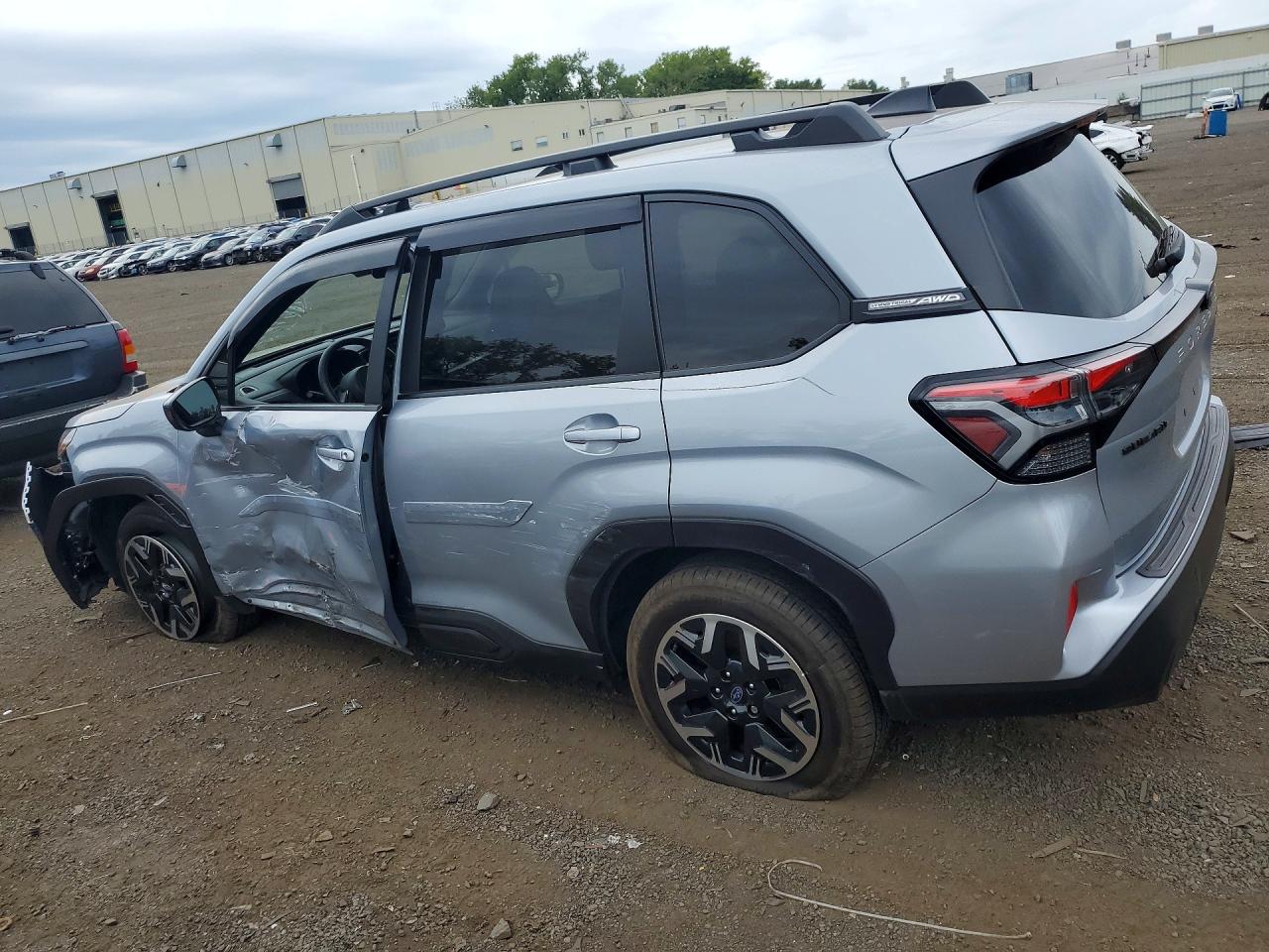 JF2SLDDC4SH408177 · 2025 SUBARU FORESTER · 2/13