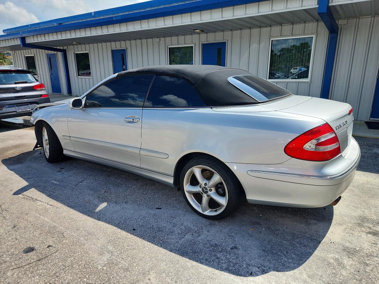 WDBTK65J85F133491 · 2005 MERCEDES-BENZ CLK · 2/13