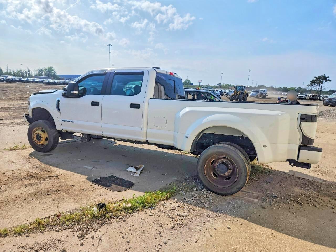 1FT8W4DT8NEG10042 · 2022 FORD F450 · 2/12