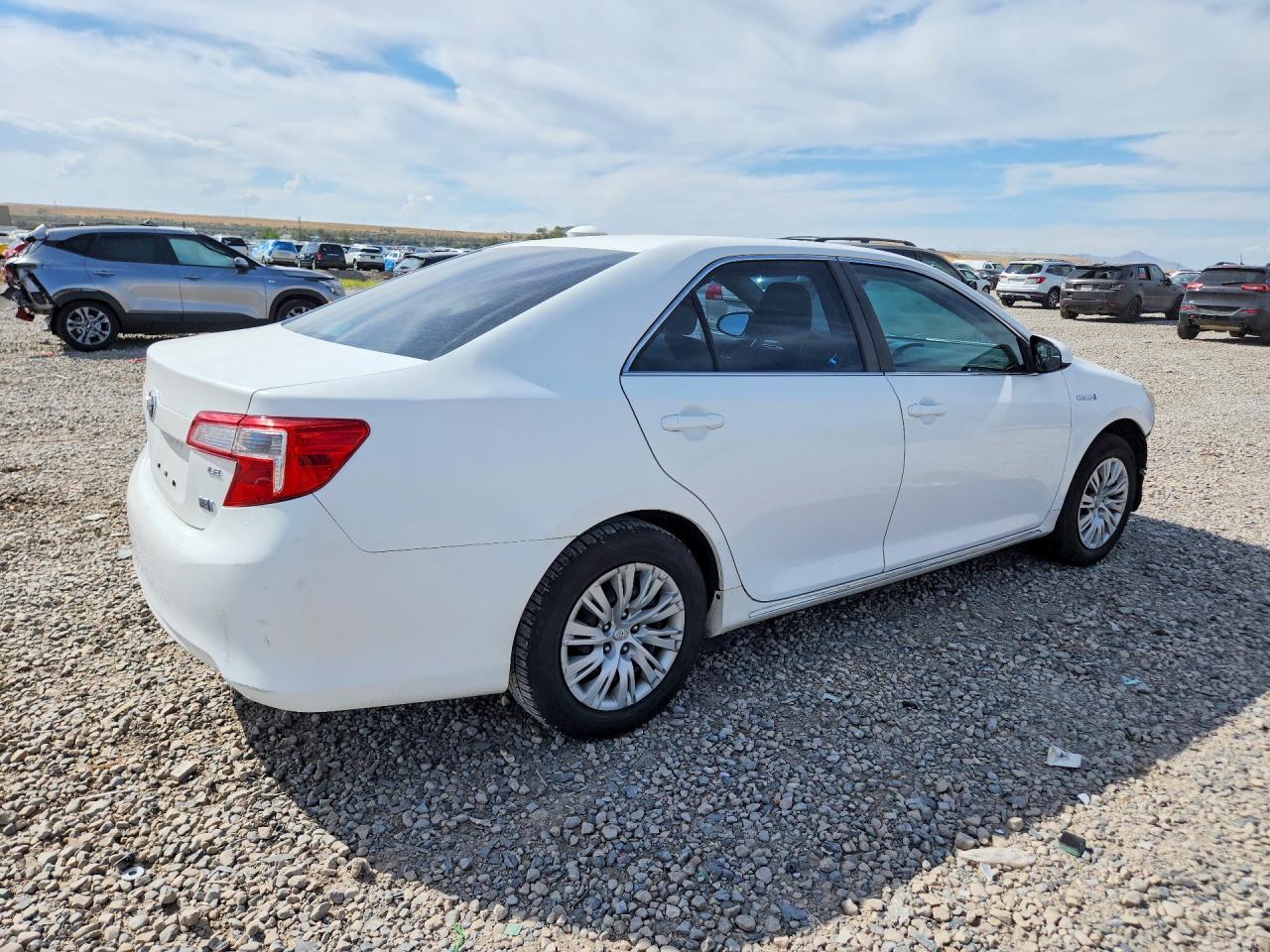 4T1BD1FK6CU055475 · 2012 TOYOTA CAMRY HYBRID · 3/13