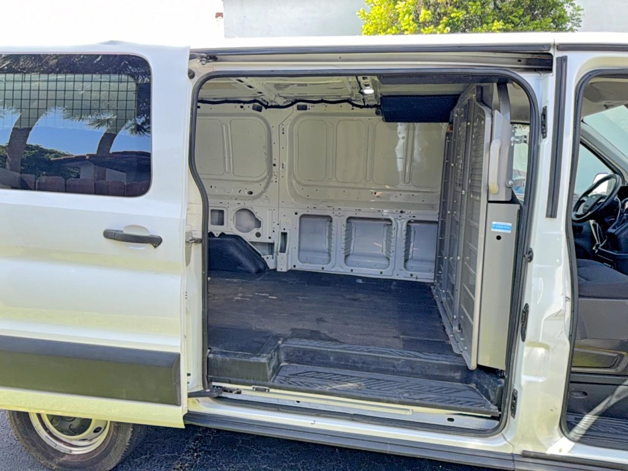 1FTYE1YMXKKA80190 · 2019 FORD TRANSIT · 6/14