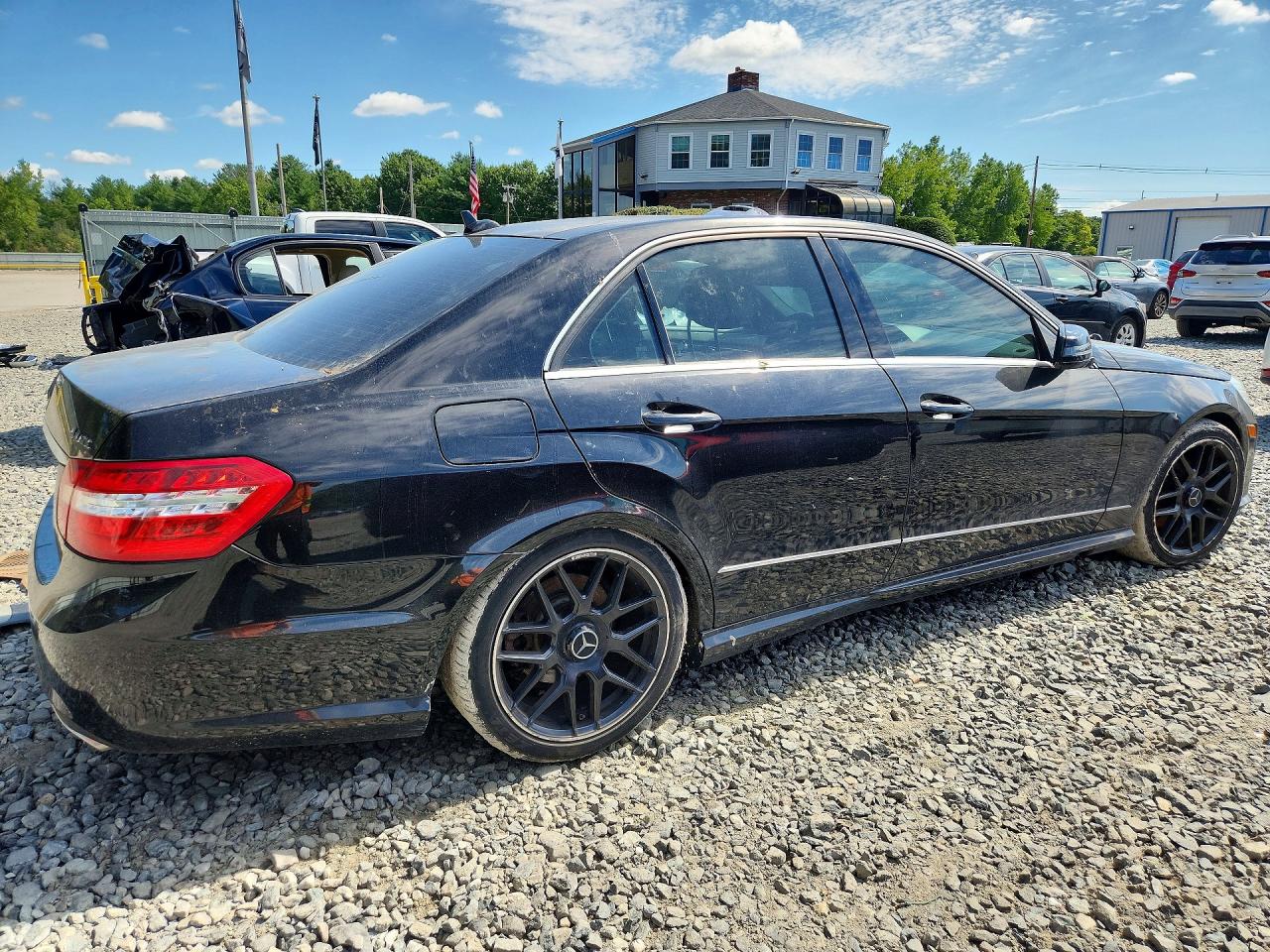 WDDHF8HB0BA352052 · 2011 MERCEDES-BENZ E · 3/12