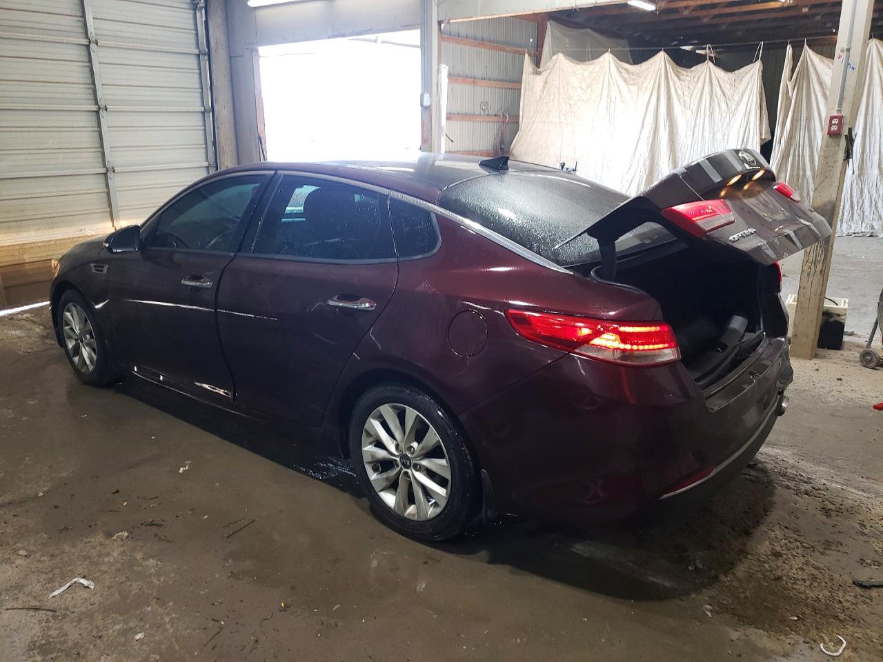 5XXGU4L37JG271122 · 2018 KIA OPTIMA · 2/12