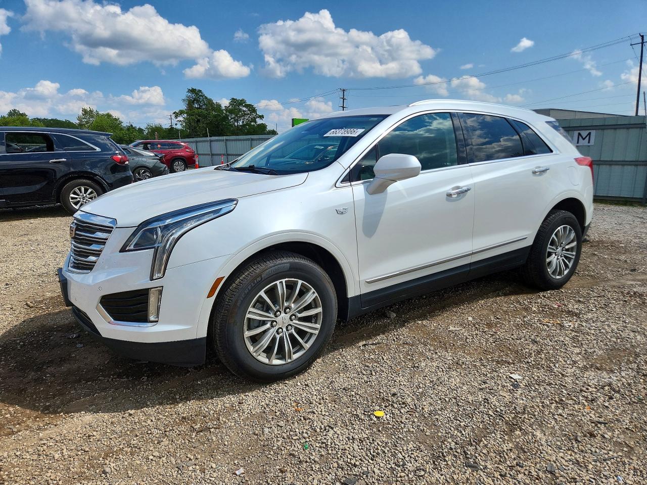 2017 CADILLAC XT5