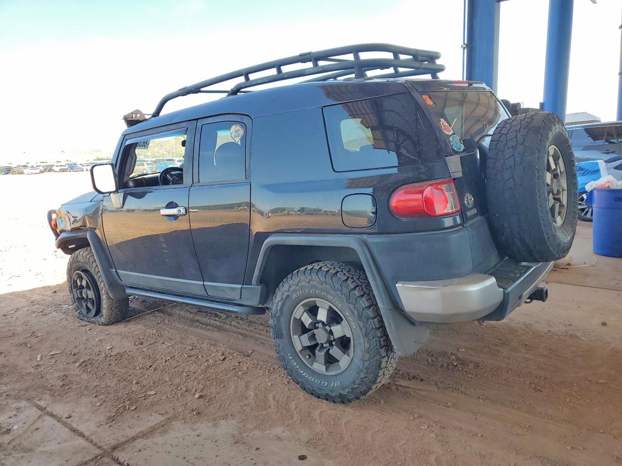 JTEBU11F470054946 · 2007 TOYOTA FJ CRUISER · 2/14