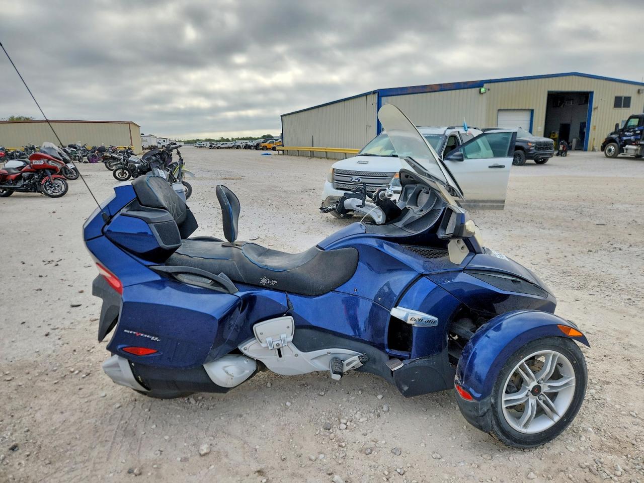 2BXJBKC18AV000728 · 2010 CAN-AM SPYDER ROADSTER