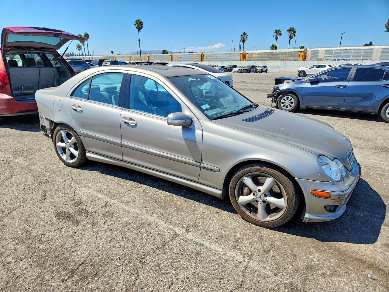 WDBRF52H06A836303 · 2006 MERCEDES-BENZ C · 4/13