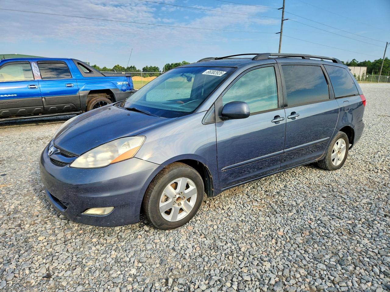 2009 TOYOTA SIENNA